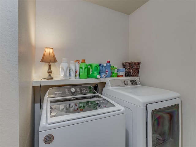 846 County St Unit 2910, Tuttle, OK 73089 - laundry area with washer and dryer