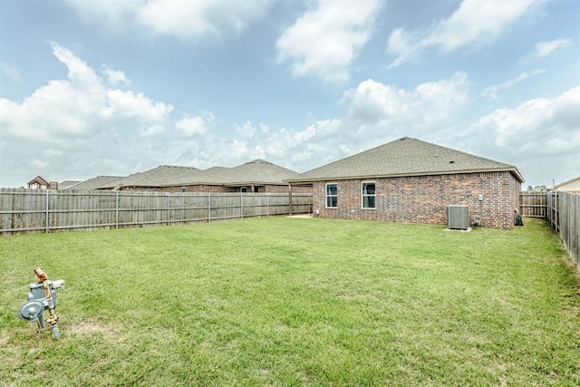 5318 Kye Dr, Tuttle, OK 73089 - view of yard featuring central AC
