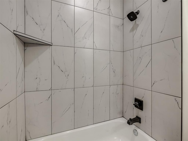 2257 Preserve Edge Dr, Edmond, OK 73034 - full bath featuring bathing tub / shower combination