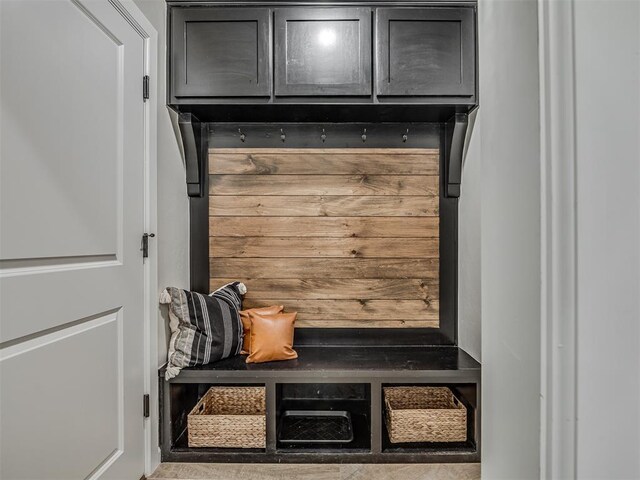 11052 NW 21st St, Yukon, OK 73099 - view of mudroom