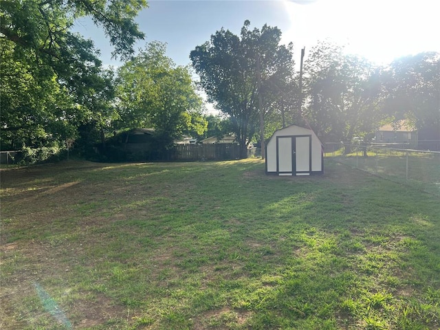 414 N 1st St, Tecumseh, OK 74873 - view of yard