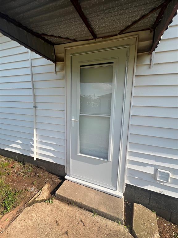 414 N 1st St, Tecumseh, OK 74873 - view of property entrance