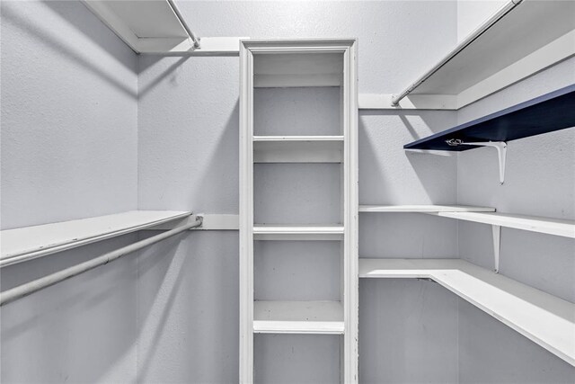 8116 NW 82nd St, Oklahoma City, OK 73132 - view of walk in closet