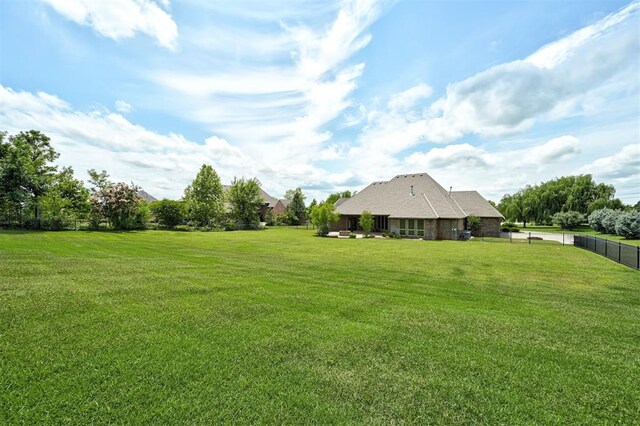 22090 White Pine Cir, Edmond, OK 73012 - photo 2