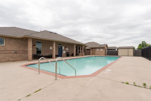 2304 NW 196th Ter, Edmond, OK 73012 - community pool with a patio area