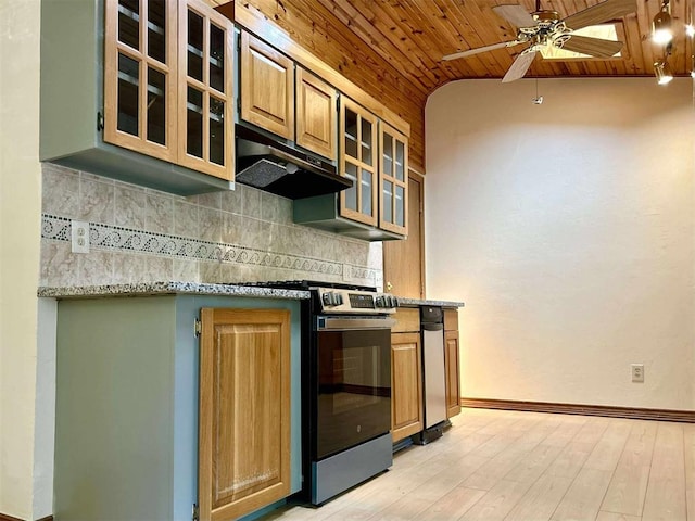 1312 N Carol Ln, Oklahoma City, OK 73127 - kitchen featuring stainless steel range oven, wood ceiling, a ceiling fan, backsplash, and light wood finished floors