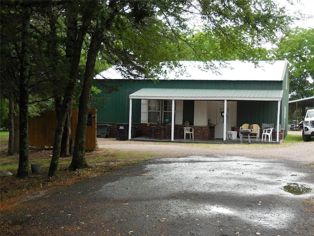 1889 Cobblestone Rd, Sulphur, OK 73086 - view of front of home with a porch