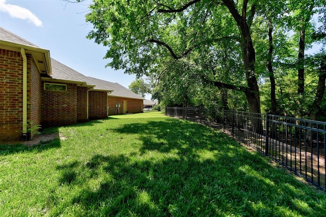 13009 Jasmine Ln, Oklahoma City, OK 73142 - view of yard
