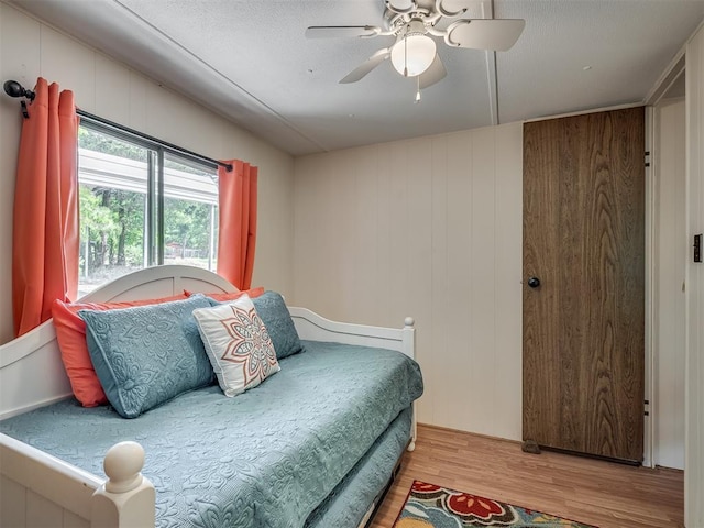 332 Royal Ln, Canadian, OK 74425 - bedroom with light wood-style flooring and a ceiling fan