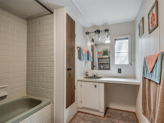 332 Royal Ln, Canadian, OK 74425 - bathroom featuring vanity and tiled shower / bath