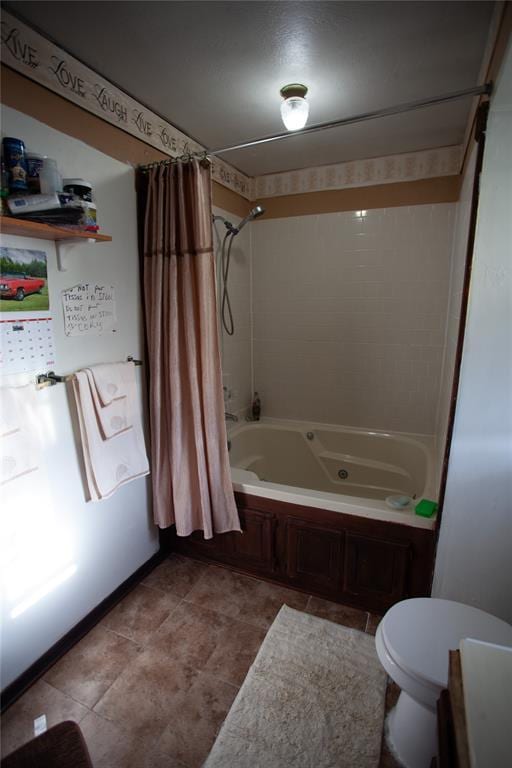 11332 Cimarron Dr, Oklahoma City, OK 73162 - full bath featuring a combined bath / shower with jetted tub and toilet