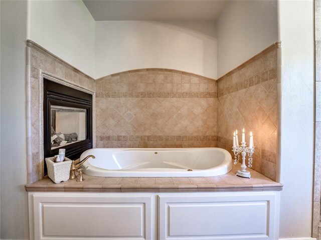 512 E Prairie Grove Rd, Guthrie, OK 73044 - full bath with a bath