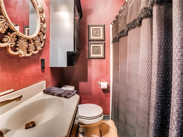 512 E Prairie Grove Rd, Guthrie, OK 73044 - bathroom with toilet, vanity, tile patterned floors, and a shower with curtain
