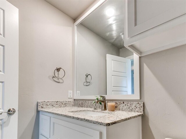 9212 NW 89th St, Yukon, OK 73099 - bathroom featuring vanity