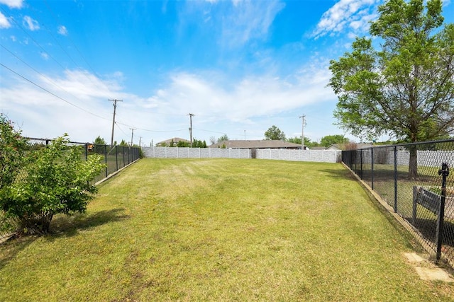 605 S Timber Ridge Dr, Cushing, OK 74023 - view of yard