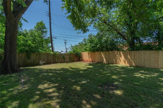 2301 N Kelham Ave, Oklahoma City, OK 73111 - view of yard