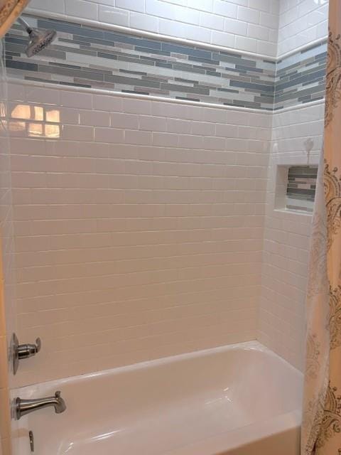 710 Isaiah Ln, Tuttle, OK 73089 - full bath featuring shower / bath combination with curtain