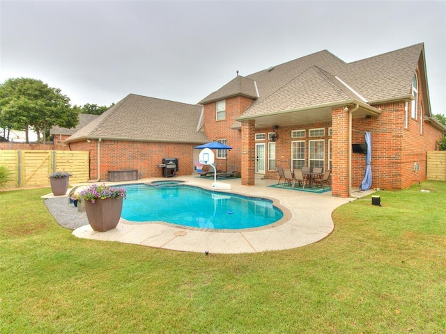 2508 Thunderwind Cir, Edmond, OK 73034 - view of swimming pool featuring a patio area