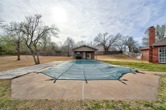 10904 Quail Run Rd, Oklahoma City, OK 73150 - view of pool featuring a patio area and an outdoor structure