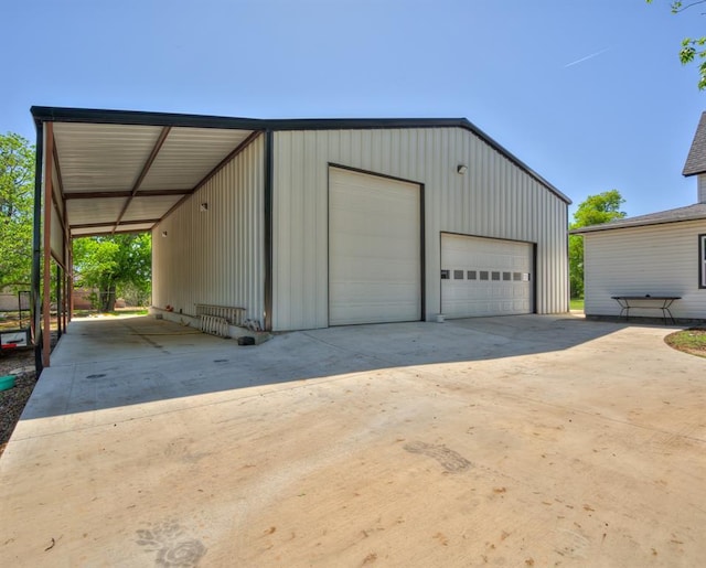 9290 N Hiwassee Rd, Jones, OK 73049 - garage with a garage