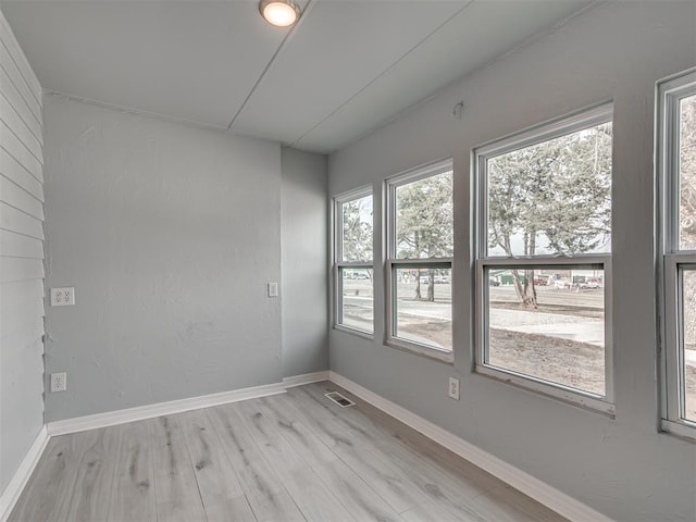 9290 N Hiwassee Rd, Jones, OK 73049 - empty room featuring light wood-type flooring and baseboards