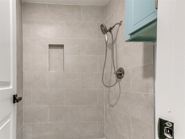 10125 N Pennsylvania Ave Unit 4, Oklahoma City, OK 73120 - full bath featuring a tile shower