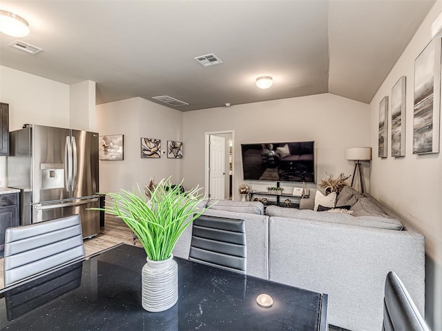 11621 Jude Way, Yukon, OK 73099 - living area with lofted ceiling