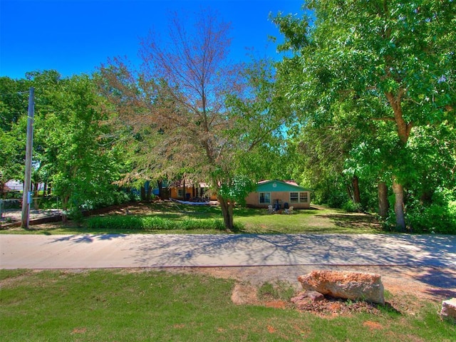 43 W Shore Dr, Arcadia, OK 73007 - view of green lawn