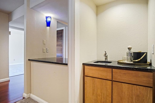 600 NW 4th St Unit 319N, Oklahoma City, OK 73102 - indoor wet bar with baseboards
