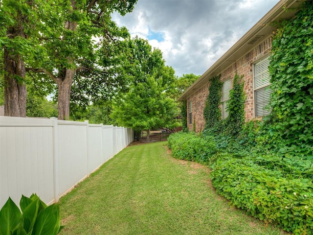 4033 NE 138th St, Edmond, OK 73013 - view of yard