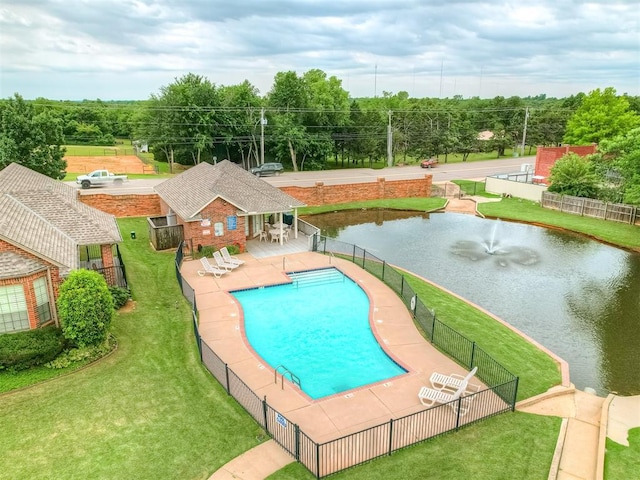 4033 NE 138th St, Edmond, OK 73013 - community pool with a patio area
