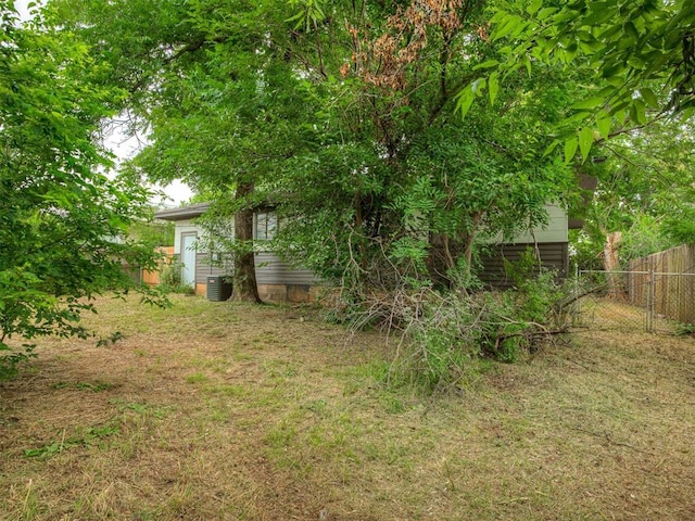 4109 N Sterling Ave, Oklahoma City, OK 73122 - view of yard