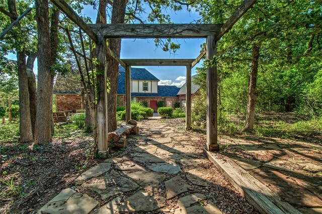 8025 Redbud Canyon Trl, Edmond, OK 73034 - view of patio