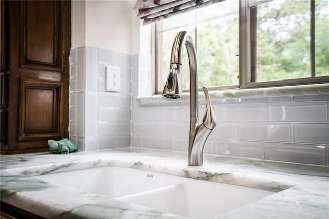 8025 Redbud Canyon Trl, Edmond, OK 73034 - full bathroom featuring a sink and a tub