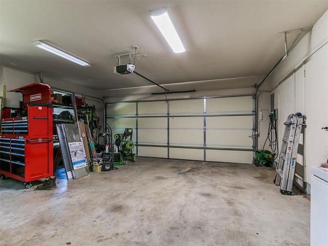 5509 Old Town St, Newalla, OK 74857 - garage featuring a garage door opener