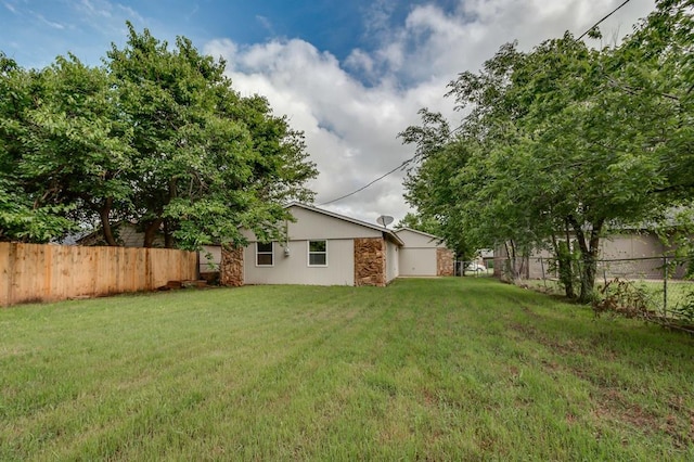 812 NW 113th St, Oklahoma City, OK 73114 - view of yard