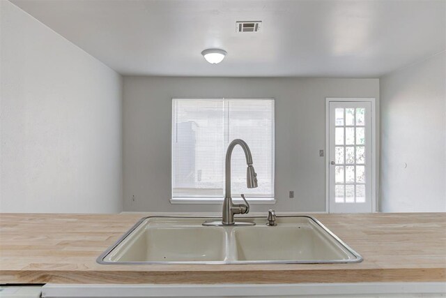 201 Kathleen Dr, Midwest City, OK 73110 - kitchen featuring a sink