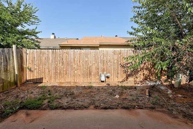 201 Kathleen Dr, Midwest City, OK 73110 - view of yard
