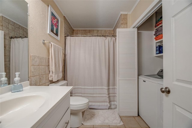408 S 6th St, Davis, OK 73030 - bathroom featuring washer / clothes dryer, vanity, toilet, crown molding, and a shower with curtain