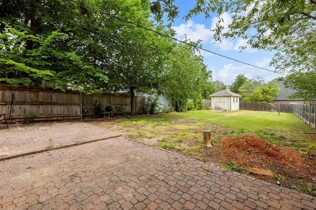 1535 NW 39th St, Oklahoma City, OK 73118 - view of yard with a patio area