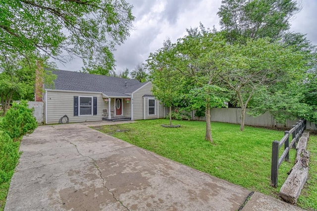 912 E Comanche St, Norman, OK 73071 - ranch-style home with concrete driveway and roof with shingles