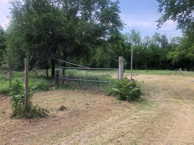 1621 Lloyd Dr, Midwest City, OK 73130 - view of yard