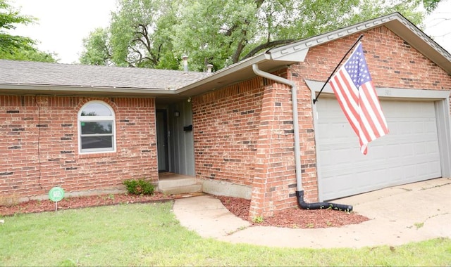 3012 SE 55th St, Oklahoma City, OK 73135 - single story home featuring a garage and brick siding