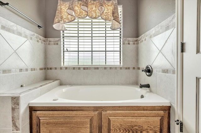 2900 Coventry Manor Dr, Oklahoma City, OK 73128 - full bath with a bath