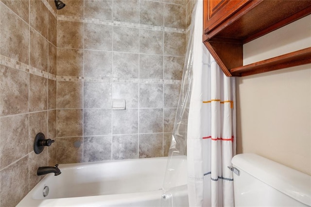 7713 Geneva Rea Ln, Yukon, OK 73099 - full bathroom with shower / tub combo with curtain and toilet