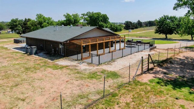 129 Park Dr, Sayre, OK 73662 - horse barn with view of wooded area