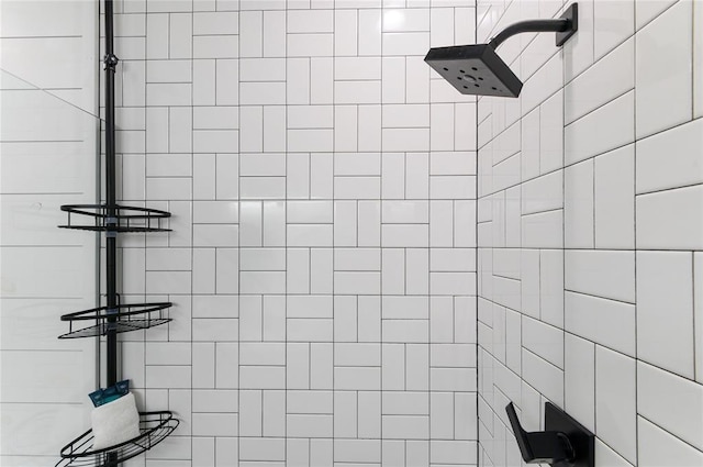 2690 Sweet Home Rd, Broken Bow, OK 74728 - bathroom with a tile shower