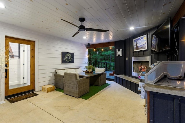 2690 Sweet Home Rd, Broken Bow, OK 74728 - view of patio / terrace featuring an outdoor hangout area and a ceiling fan
