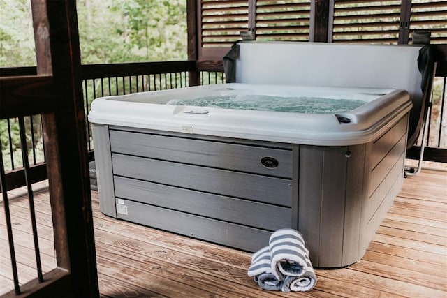 192 Grape Trl, Broken Bow, OK 74728 - wooden terrace featuring a hot tub