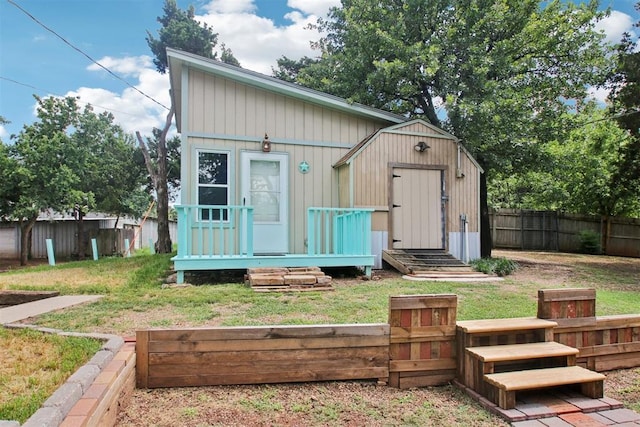 21306 E 10th St, Hinton, OK 73047 - view of outdoor structure with entry steps